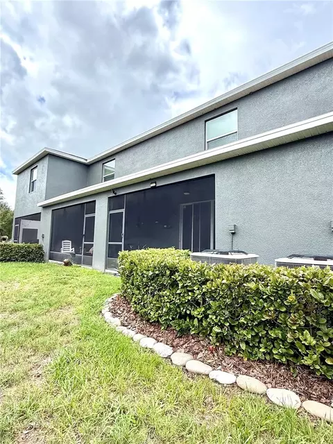 Exterior - 8771 Falling Blue Pl, Riverview, FL 33578 photo 7 of 9