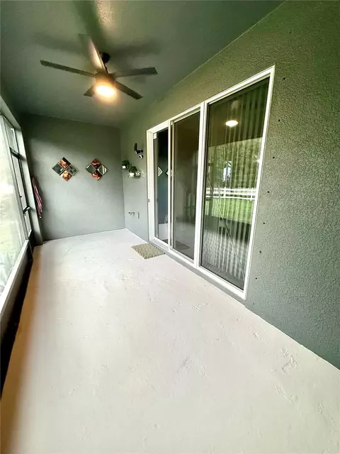 Exterior - 8771 Falling Blue Pl, Riverview, FL 33578 photo 4 of 9