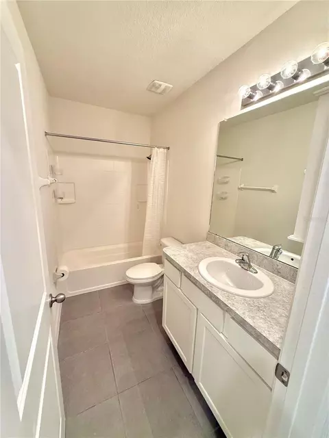 Bath - 8771 Falling Blue Pl, Riverview, FL 33578 photo 5 of 5