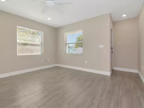 Living - 1207 62nd Ave E, Bradenton, FL 34203 photo 4 of 9