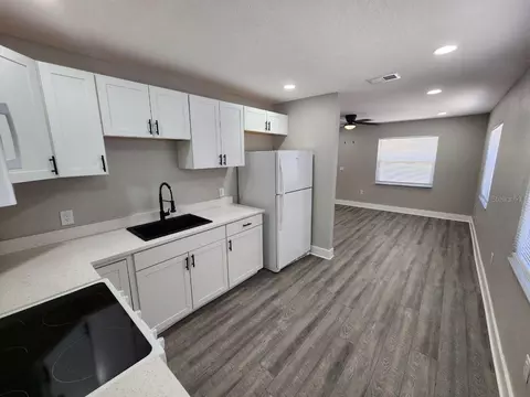 Kitchen - 1207 62nd Ave E, Bradenton, FL 34203 photo 7 of 7