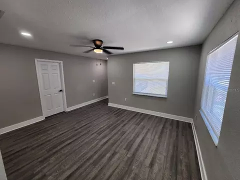 Living - 1207 62nd Ave E, Bradenton, FL 34203 photo 7 of 9