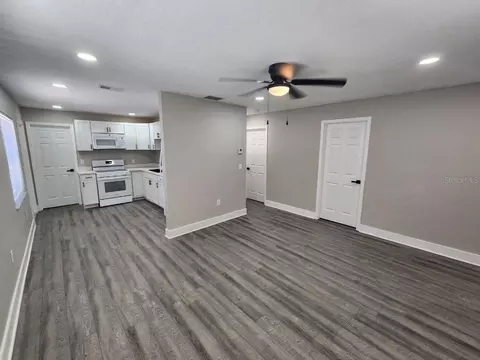 Living - 1207 62nd Ave E, Bradenton, FL 34203 photo 6 of 9