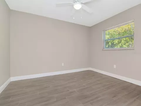 Bedroom - 1207 62nd Ave E, Bradenton, FL 34203 photo 5 of 14