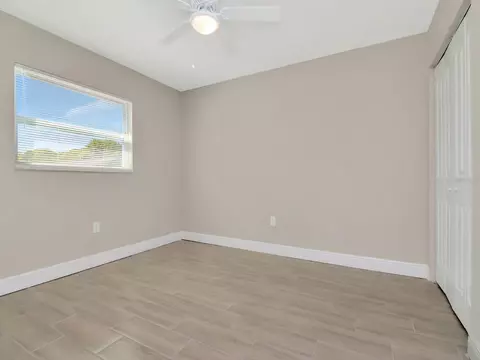 Bedroom - 1207 62nd Ave E, Bradenton, FL 34203 photo 3 of 14