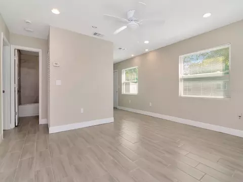 Living - 1207 62nd Ave E, Bradenton, FL 34203 photo 3 of 9