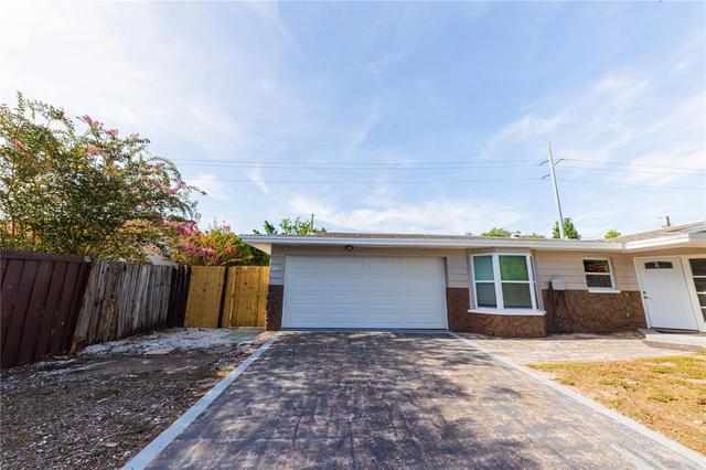 1574 Souvenir Dr, Clearwater, FL 33755
