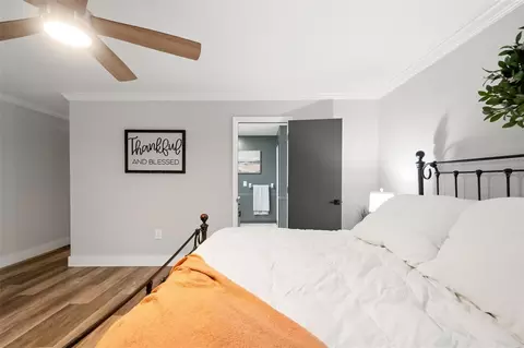 Bedroom - 7231 River Country Dr, Weeki Wachee, FL 34607 photo 7 of 9