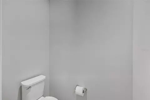 Bath - 6708 Devlin Ln, Wesley Chapel, FL 33545 photo 3 of 5