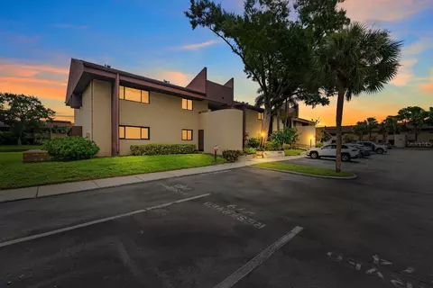 875 S Village Dr N #101, Saint Petersburg, FL 33716