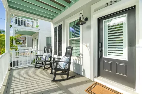 Exterior - 324 6th St E, Bradenton, FL 34208 photo 3 of 10