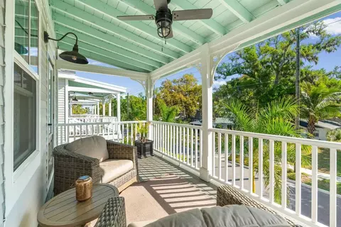 Exterior - 324 6th St E, Bradenton, FL 34208 photo 4 of 10
