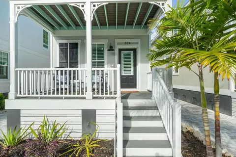 Exterior - 324 6th St E, Bradenton, FL 34208 photo 8 of 10