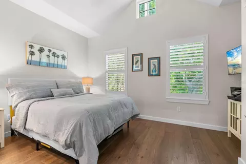 Bedroom - 324 6th St E, Bradenton, FL 34208 photo 4 of 6