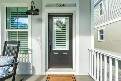 Exterior - 324 6th St E, Bradenton, FL 34208 photo 9 of 10
