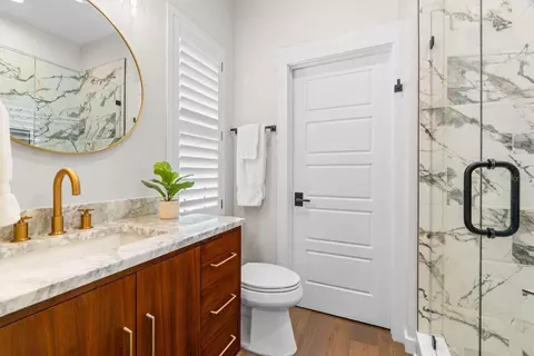 Bath - 324 6th St E, Bradenton, FL 34208 photo 1 of 2