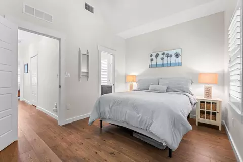 Bedroom - 324 6th St E, Bradenton, FL 34208 photo 6 of 6