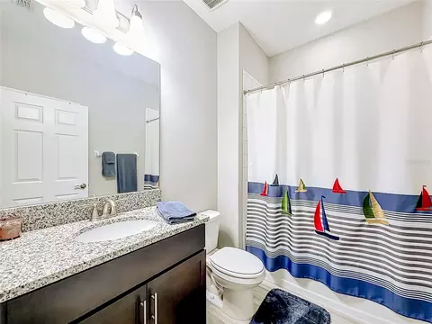 Bath - 19563 Leonard Rd, Lutz, FL 33558 photo 5 of 5