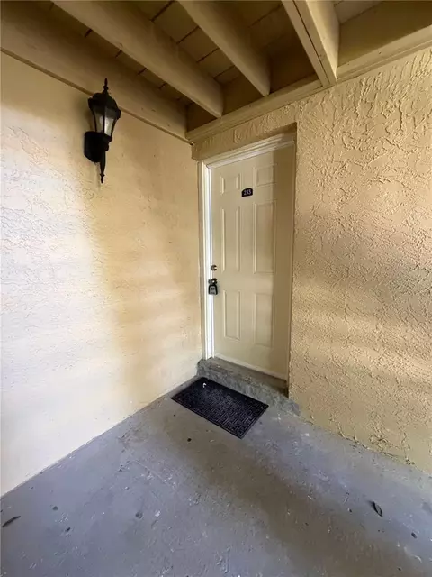 Exterior - 233 Thorn Tree Pl, Brandon, FL 33510 photo 3 of 6