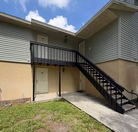 Exterior - 245 Red Maple Pl, Brandon, FL 33510 photo 2 of 4