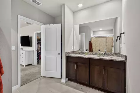 Bath - 7017 Feather River Pl, Parrish, FL 34219 photo 1 of 2