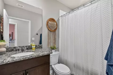 Bath - 7017 Feather River Pl, Parrish, FL 34219 photo 2 of 2