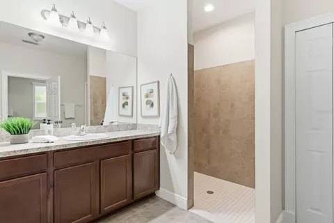 Bath - 18624 Malinche Loop, Spring Hill, FL 34610 photo 1 of 3