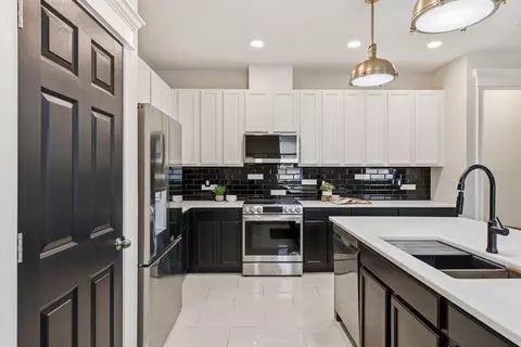 Kitchen - 18624 Malinche Loop, Spring Hill, FL 34610 photo 6 of 6
