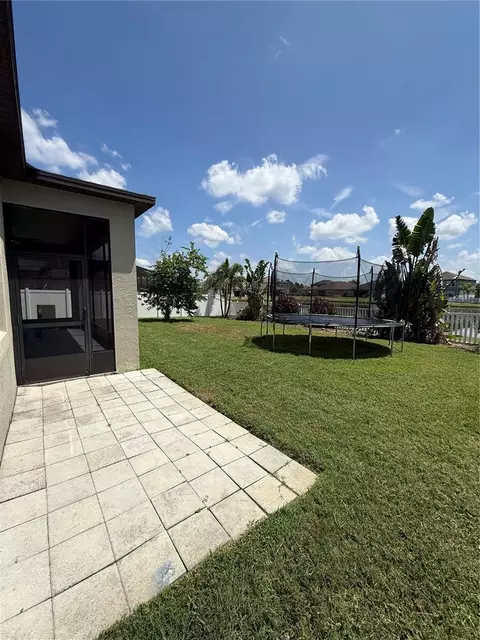 Exterior - 11612 Sunburst Marble Rd, Riverview, FL 33579 photo 3 of 5