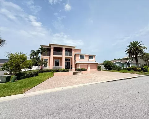 2216 Donato Dr, Belleair Beach, FL 33786