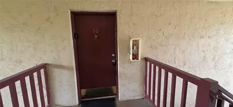 3814 N Lake Dr #70, Tampa, FL 33614