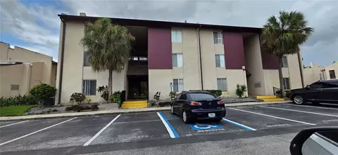 3814 N Lake Dr #70, Tampa, FL 33614