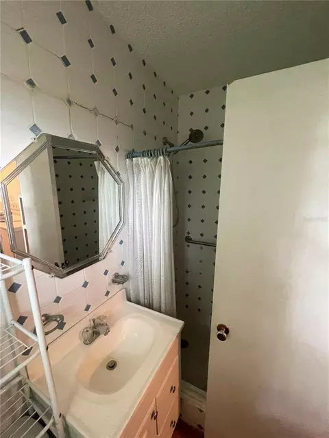 Bath - 635 Deville Dr E, Largo, FL 33771 photo 2 of 2