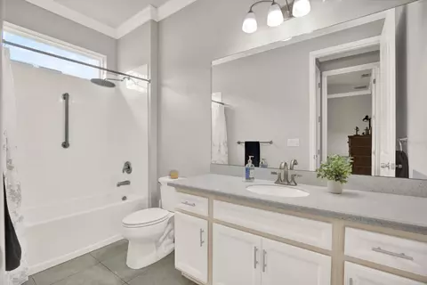 Bath - 10329 Holstein Edge Pl, Riverview, FL 33569 photo 2 of 2