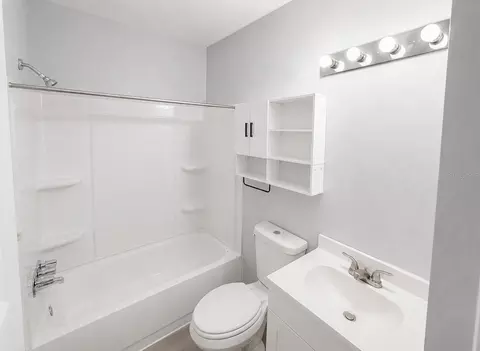 Bath - 415 Avenue E SE, Winter Haven, FL 33880 photo 2 of 2