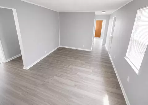 Living - 415 Avenue E SE, Winter Haven, FL 33880 photo 1 of 1