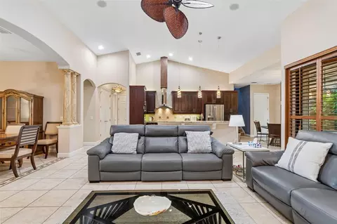 Living - 5919 118th Ter E, Parrish, FL 34219 photo 2 of 5
