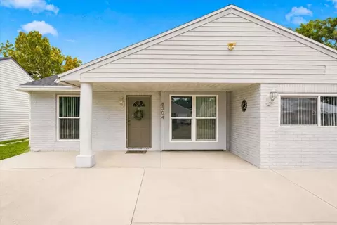 8304 Riverboat Dr, Tampa, FL 33637