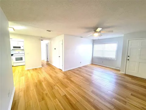 Living - 14196 Jeff Rd, Largo, FL 33774 photo 5 of 10