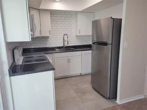 Kitchen - 14196 Jeff Rd, Largo, FL 33774 photo 11 of 15