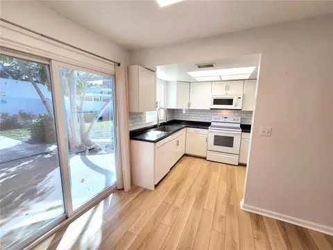 Kitchen - 14196 Jeff Rd, Largo, FL 33774 photo 1 of 15