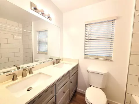 Bath - 14196 Jeff Rd, Largo, FL 33774 photo 1 of 9