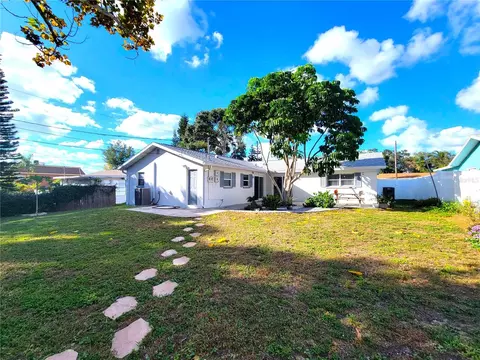 Exterior - 14196 Jeff Rd, Largo, FL 33774 photo 8 of 18