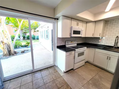 Kitchen - 14196 Jeff Rd, Largo, FL 33774 photo 10 of 15