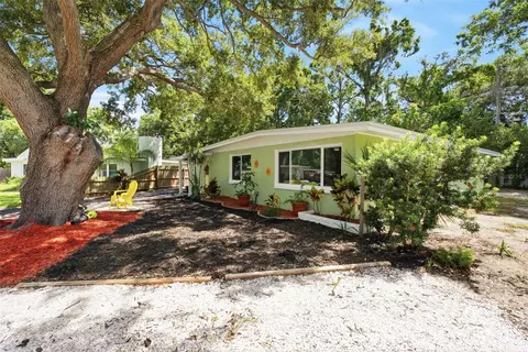 Exterior - 1516 Adele Pl, Largo, FL 33770 photo 4 of 18