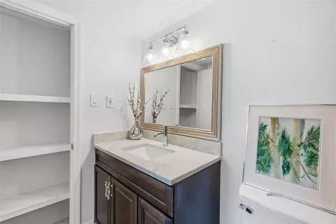 Bath - 1516 Adele Pl, Largo, FL 33770 photo 4 of 4