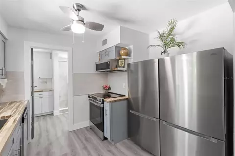 Kitchen - 1516 Adele Pl, Largo, FL 33770 photo 3 of 4