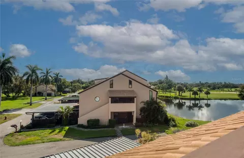 1328 Pelican Creek Xing #D, Saint Petersburg, FL 33707