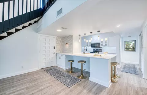 1328 Pelican Creek Xing #D, Saint Petersburg, FL 33707