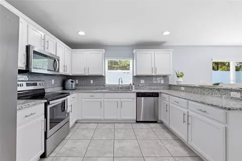 Kitchen - 10421 Rivercrest Dr, Riverview, FL 33578 photo 2 of 2